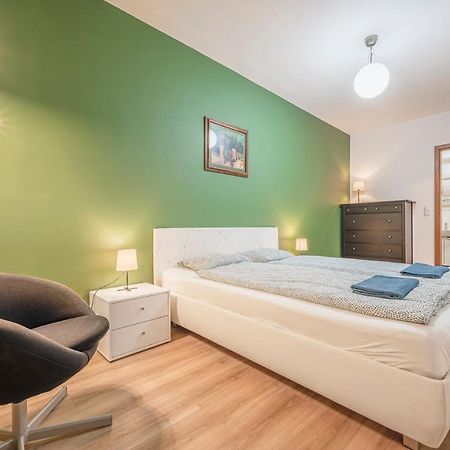 Modern Apartment With Garage Budapest Eksteriør billede