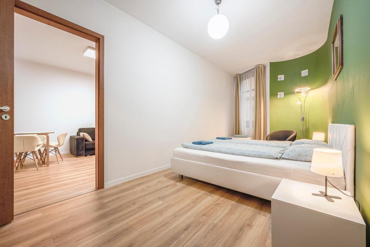 Modern Apartment With Garage Budapest Eksteriør billede