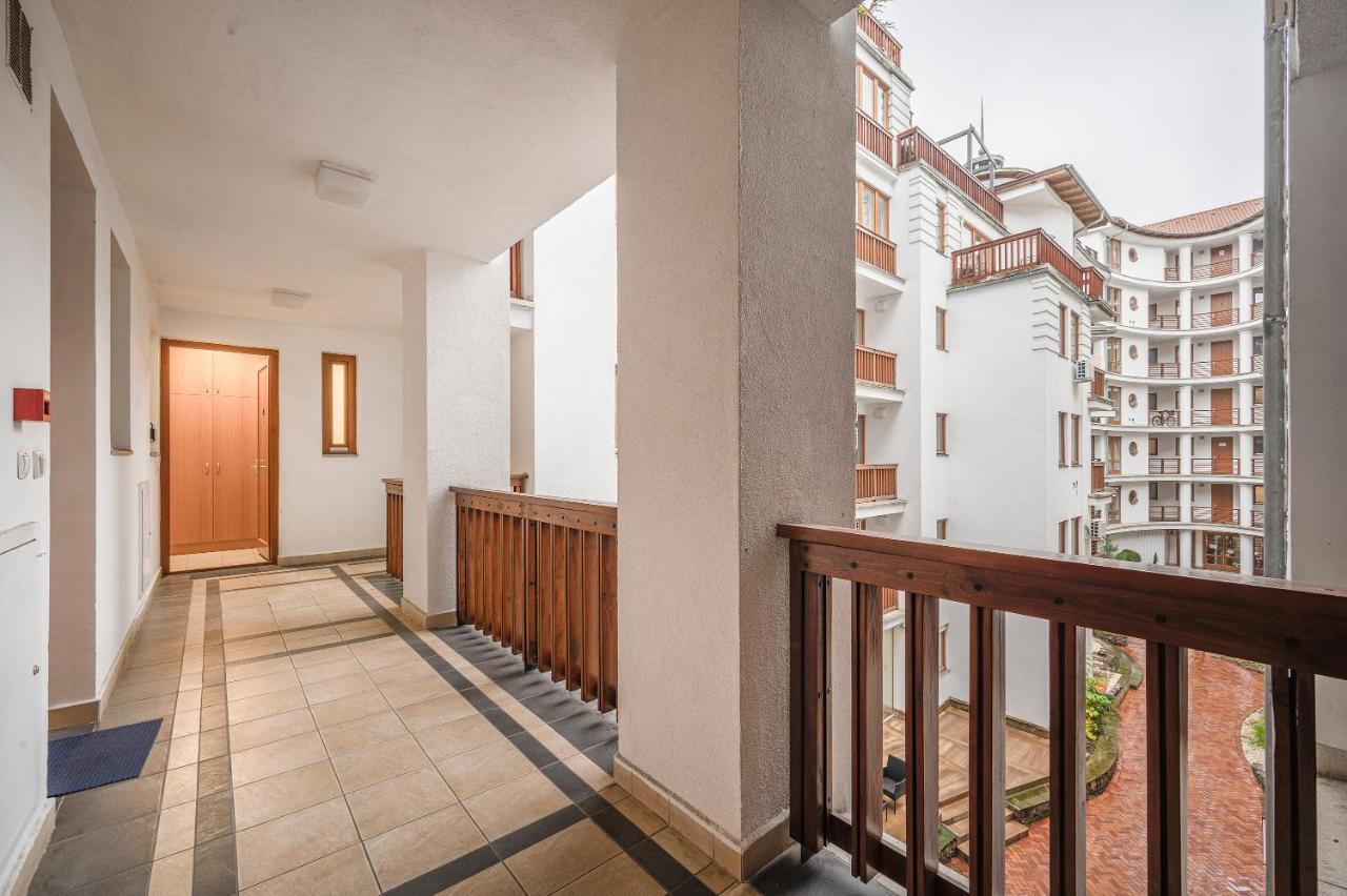 Modern Apartment With Garage Budapest Eksteriør billede