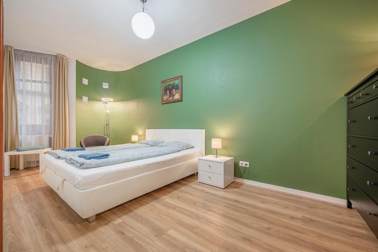 Modern Apartment With Garage Budapest Eksteriør billede